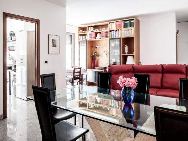 Bed & Breakfast Cesarina : photo 1 de la chambre chambre triple - vue sur jardin