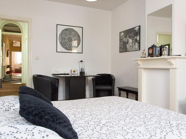 Huis Sint-Andriescruyse : photo 5 de la chambre chambre double deluxe avec baignoire