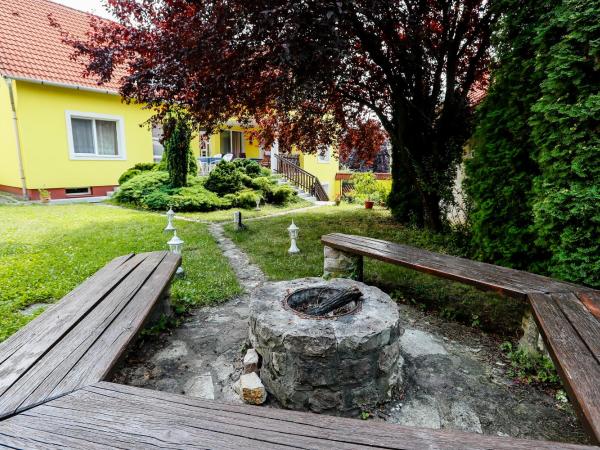 Burg Vendégház : photo 4 de la chambre chambre lits jumeaux