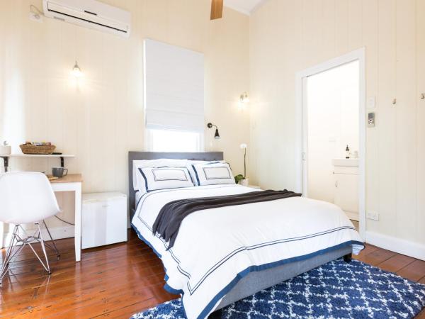 99 Kirkland Bed & Breakfast : photo 3 de la chambre chambre double avec salle de bains privative