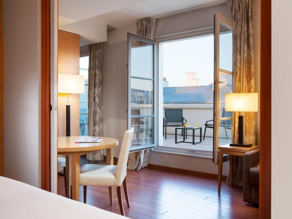 Relais Spa Chessy Val d'Europe : photo 4 de la chambre suite junior avec terrasse