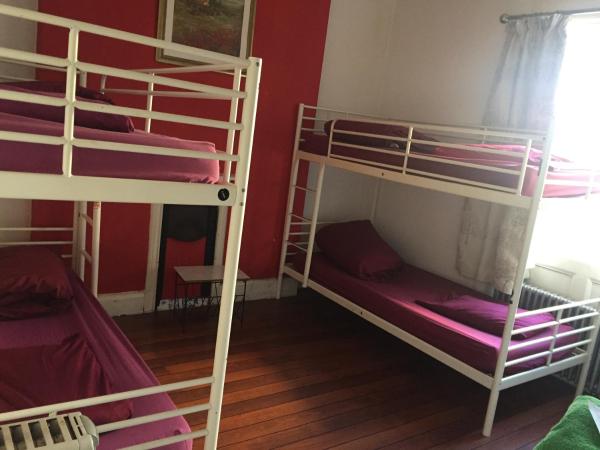 Embassie Backpackers : photo 3 de la chambre chambre familiale (4 personnes)