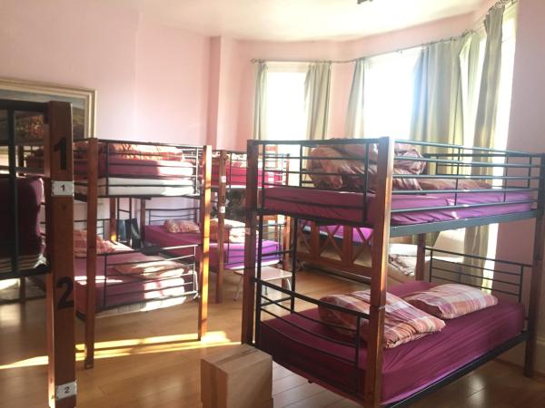 Embassie Backpackers : photo 2 de la chambre lit simple dans dortoir pour femmes