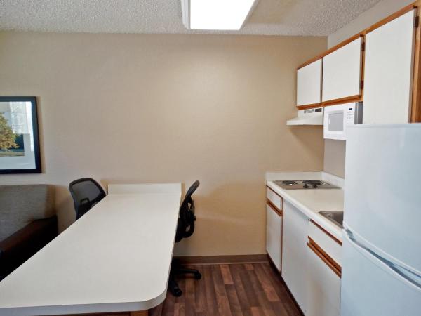 Extended Stay America Select Suites - Jacksonville Salisbury Rd Southpoint : photo 10 de la chambre studio de luxe avec 1 lit queen-size - non-fumeurs