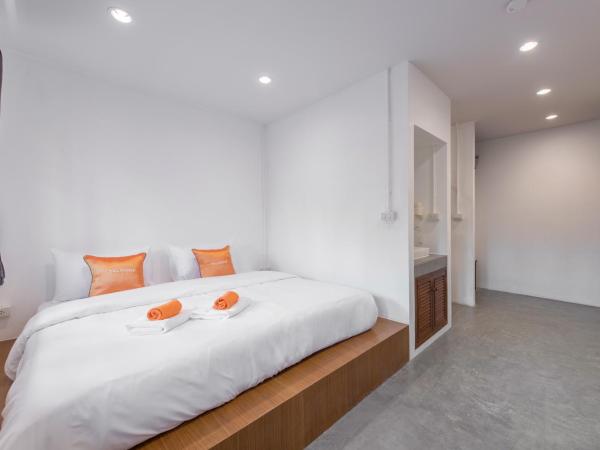 Tiny Taladnoi Hostel : photo 2 de la chambre chambre double avec salle de bains privative