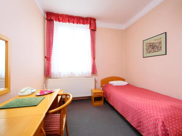 Hotel Blaha Lujza : photo 1 de la chambre chambre simple climatisée
