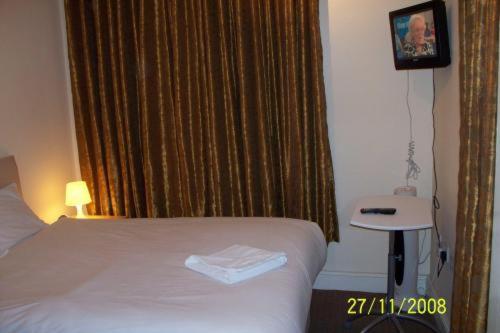 Hotel Citystay : photo 3 de la chambre chambre double avec salle de bains privative