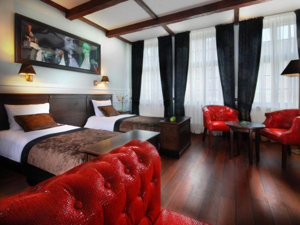 Holland House Residence Old Town : photo 9 de la chambre chambre double ou lits jumeaux supérieure avec vue sur ville