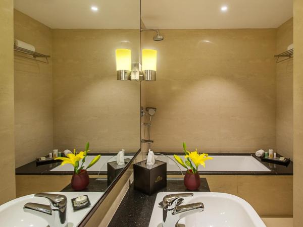 KK Royal Hotel & Convention Centre : photo 6 de la chambre suite