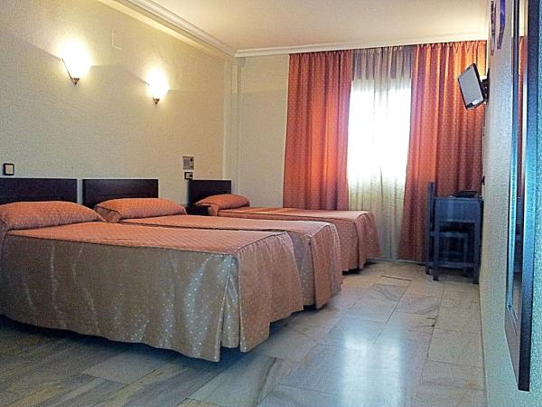 Hotel Averroes : photo 1 de la chambre chambre double (2 adultes + 1 enfant)