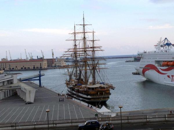 B&B Blue Home : photo 8 de la chambre chambre simple avec salle de bains commune