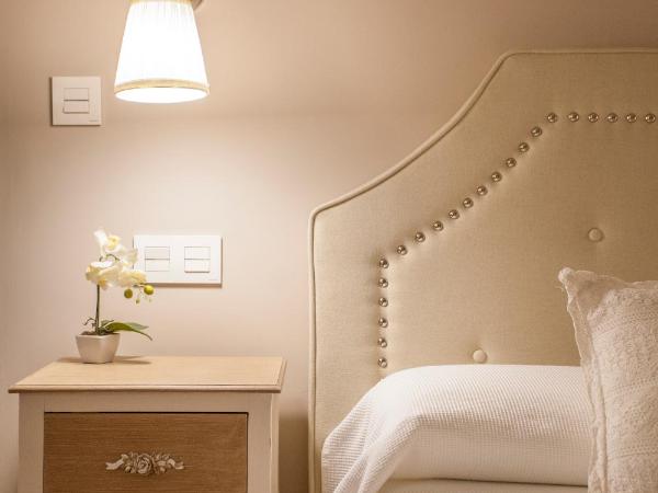 Hi Valencia Boutique : photo 3 de la chambre chambre lit queen-size standard avec salle de bains privative