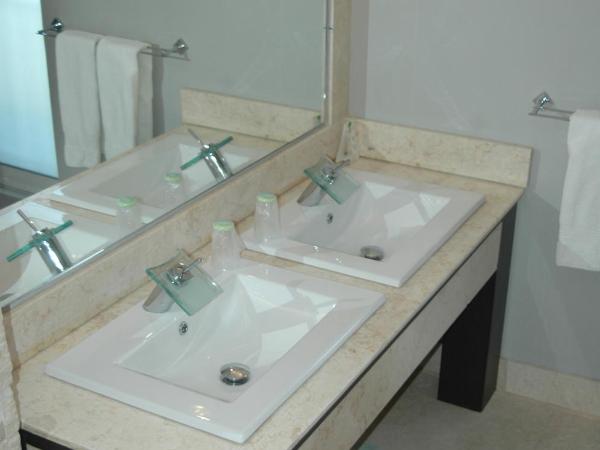 Mas des Carassins : photo 5 de la chambre chambre double supérieure