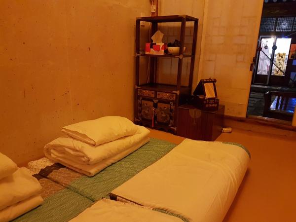 Gongsimga Hanok Guesthouse : photo 3 de la chambre chambre lits jumeaux avec salle de bains privative