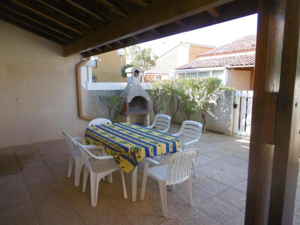 HOLIDAYLAND BAIE DES OLIVIERS VILLA 36m2 1chambre fermée 6 couchages ou VILLA 41M2 2chambres fermées 7 couchages : photo 2 de la chambre villa 2 chambres :