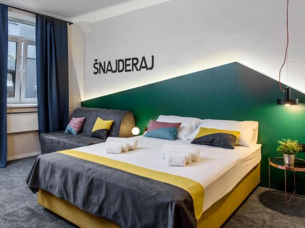 Stay Swanky Bed & Breakfast : photo 3 de la chambre deluxe triple room - ilica street 50