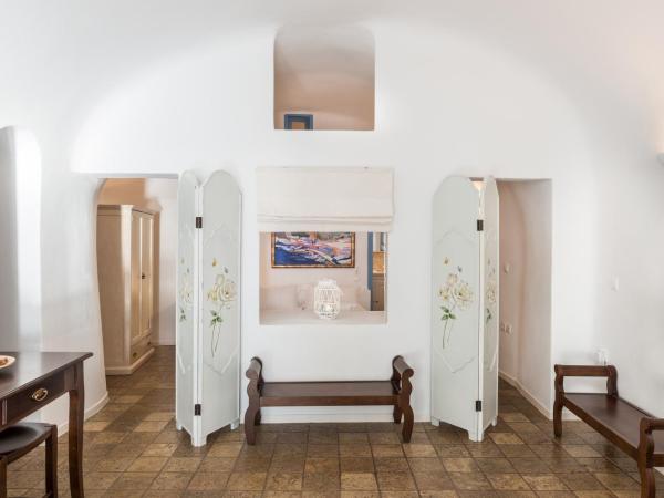 Pantelia Suites : photo 9 de la chambre suite exécutive avec vue sur caldera