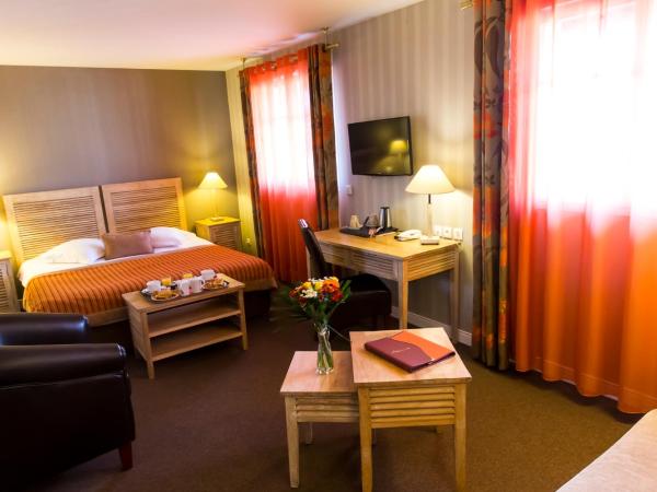 Almoria Hôtel & SPA : photo 3 de la chambre chambre avec salon (2 adultes + 2 enfants) - vue sur rue