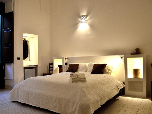 Azzurretta Guest House : photo 8 de la chambre suite avec balcon