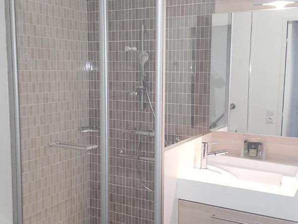 Résidence Séniors Domitys Les Hautes Feuilles : photo 4 de la chambre studio