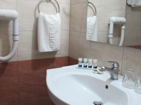 Hotel Solomou Athens : photo 6 de la chambre chambre familiale - non-fumeurs