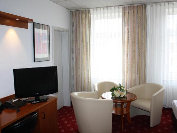 Hotel Berlin : photo 1 de la chambre chambre familiale (3 adultes)