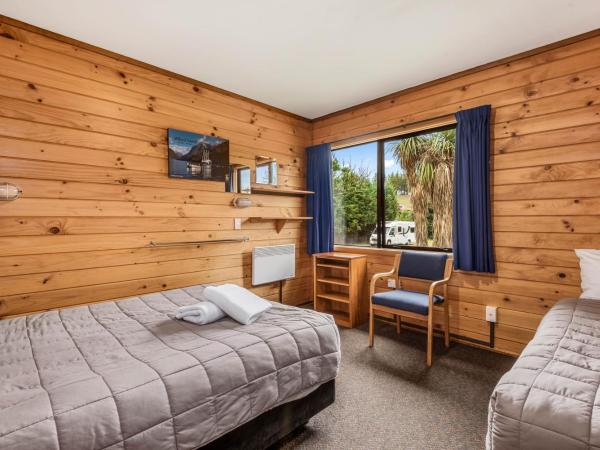 Altamont Lodge : photo 1 de la chambre chambre familiale avec salle de bains commune