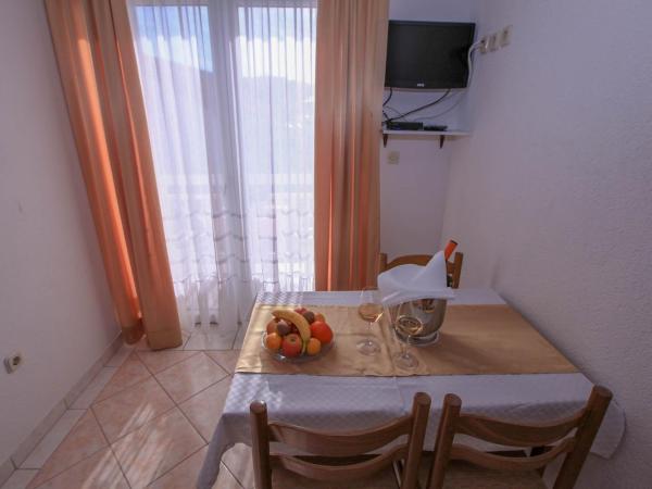 Apartments Lola : photo 5 de la chambre studio avec balcon