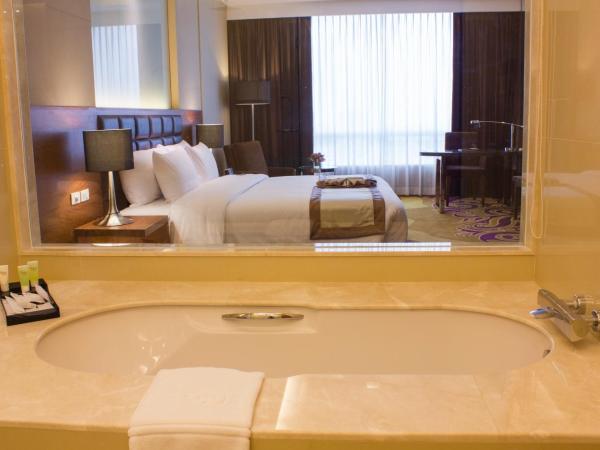 The Grand Fourwings Convention Hotel Bangkok : photo 1 de la chambre suite deluxe