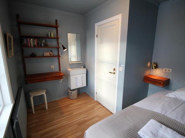 Grettir Guesthouse : photo 3 de la chambre chambre simple basique avec salle de bains commune