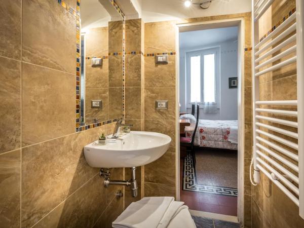 Hotel Ferretti : photo 3 de la chambre chambre triple