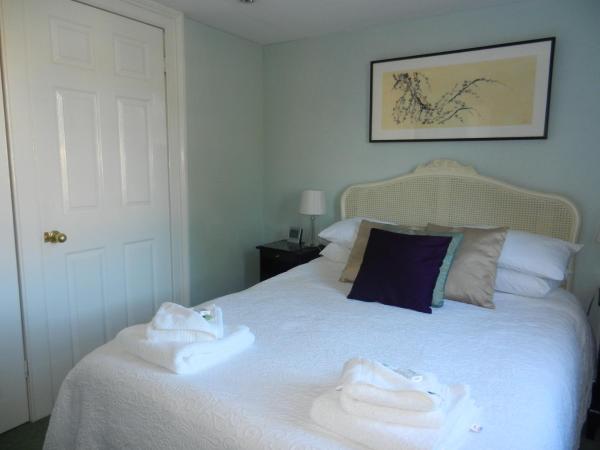 Brocks : photo 7 de la chambre chambre lit king-size - vue sur jardin