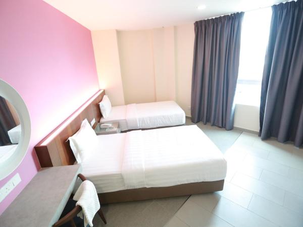 Pantai Regal Hotel : photo 2 de la chambre chambre familiale deluxe