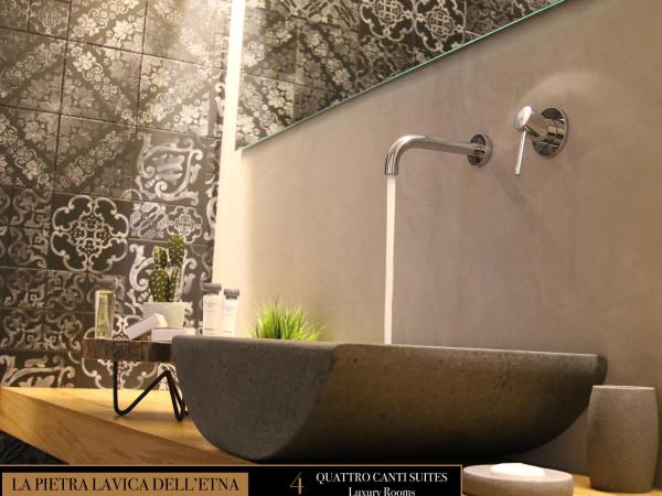 Quattro Canti Suites : photo 2 de la chambre suite avec balcon