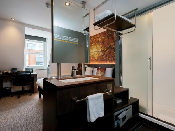 Heeton Concept Hotel - Luma Hammersmith : photo 7 de la chambre chambre double supérieure