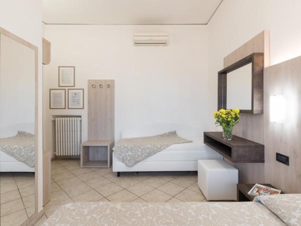 Hotel Bellavista : photo 10 de la chambre chambre triple