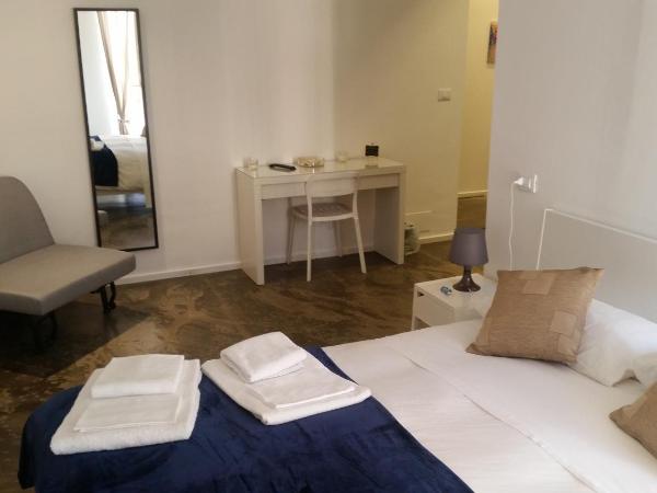 Palermo Rooms : photo 5 de la chambre suite avec balcon