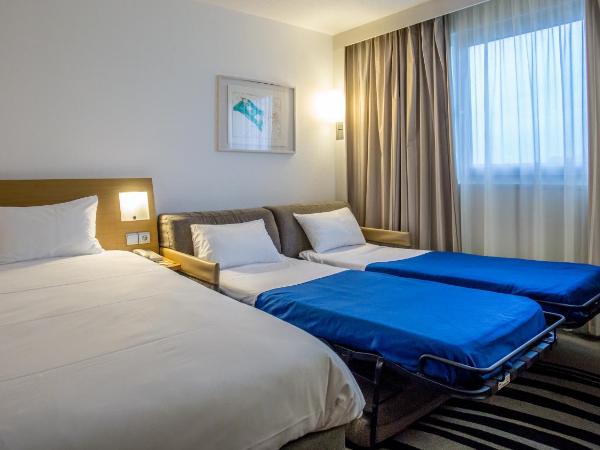 Novotel Bourges : photo 4 de la chambre chambre supérieure avec lit queen-size et canapé-lit double