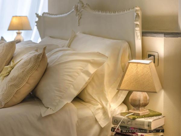 B&B Di Camilla : photo 3 de la chambre chambre quadruple avec salle de bains privative