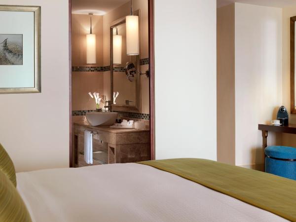 Fairmont The Palm : photo 4 de la chambre grande chambre familiale heritage avec 2 lits king-size et balcon