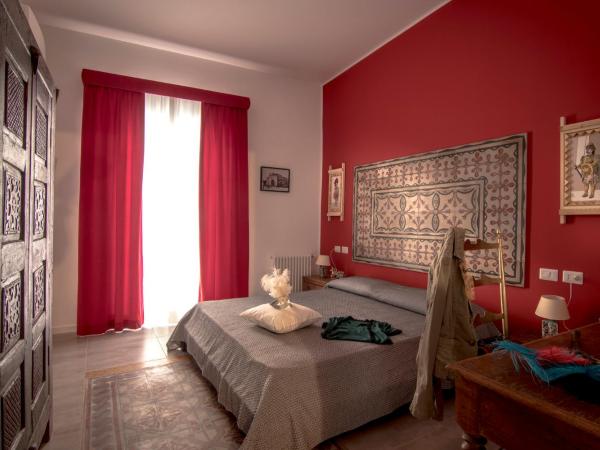 Ad Hoc Rooms : photo 2 de la chambre chambre double avec balcon (2 adultes + 1 enfant)