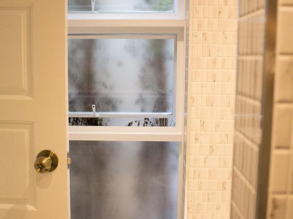 Changmoi House (Little Village) : photo 8 de la chambre chambre lit queen-size - vue sur jardin