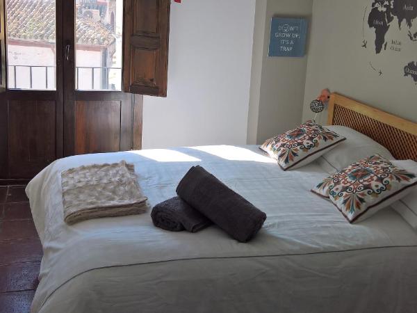 Oasis Backpackers' Hostel Granada : photo 4 de la chambre chambre double avec balcon