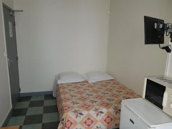 Au Royal Mad : photo 2 de la chambre chambre double avec salle de bains commune