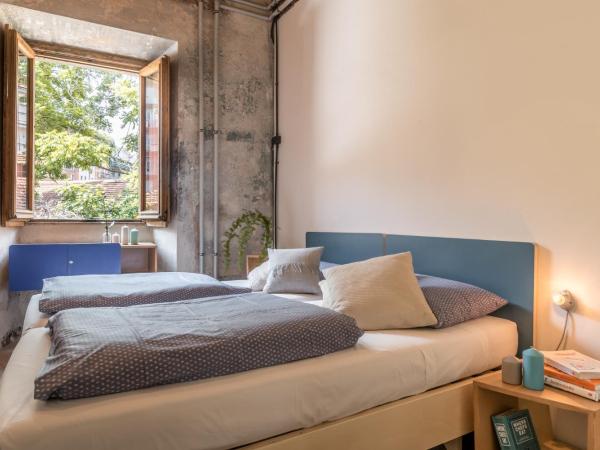 Un posto a Milano - guesthouse all'interno di una cascina del 700 : photo 1 de la chambre chambre double ou lits jumeaux avec salle de bains privative externe