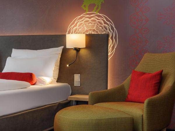 Mercure München City Center : photo 10 de la chambre chambre double supérieure avec canapé