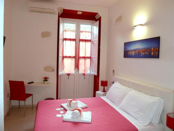 Onlyrooms II - Old Town & Typical Food : photo 9 de la chambre chambre double avec salle de bains privative