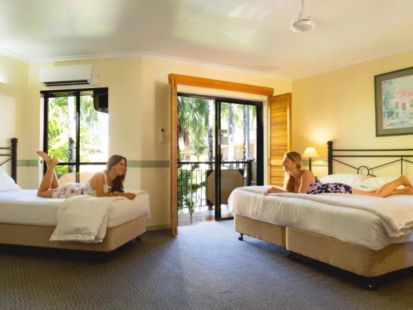 Palm Royale Cairns : photo 1 de la chambre chambre familiale - vue sur piscine