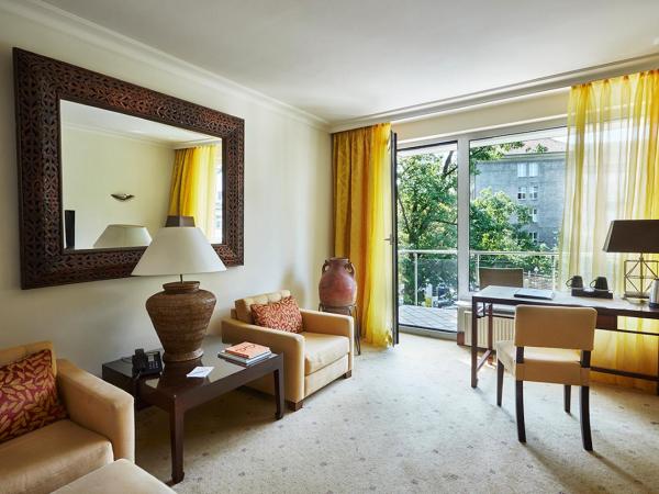 Bernstein Hotel Villa Kastania : photo 1 de la chambre suite junior avec balcon