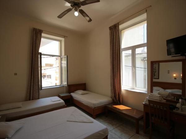 Lena Hotel : photo 5 de la chambre chambre triple